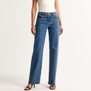 Abercrombie & Fitch Women's low rise baggy jeans